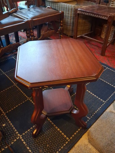 Very heavy solid coffee table - heavy,,