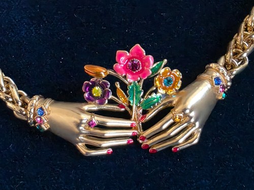 Butler wilson rare necklace - &,