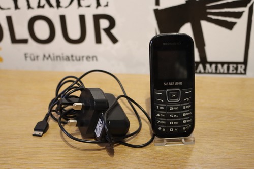 Samsung e1200 black - black, unlocked
