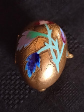 Vintage Hand Painted Enamel & Gilt Metal Egg Thimble Holder