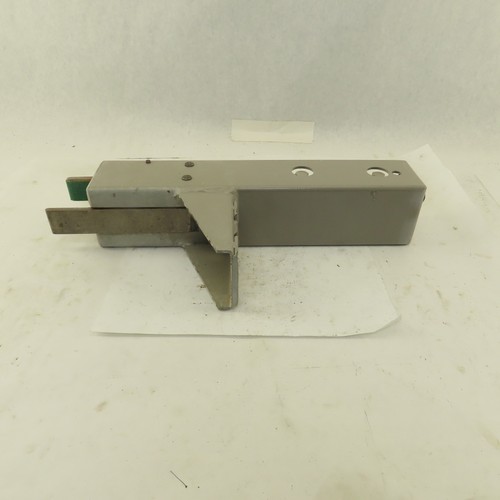 Pneumatic gripper assembly - pneumatic,
