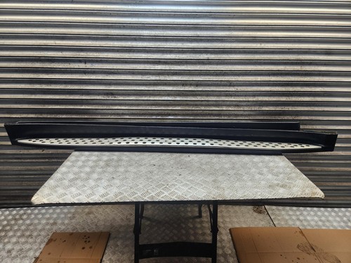 Mercedes side step right - ml,
