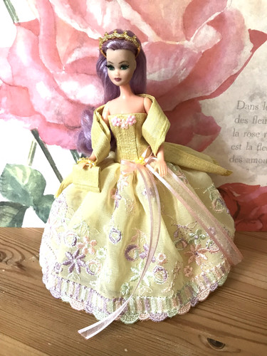 Pippa dawn doll - /, lemon