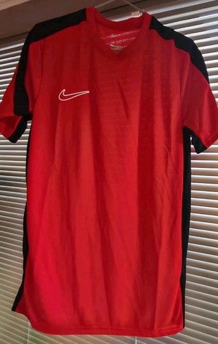Mens nike shirt size medium - size,