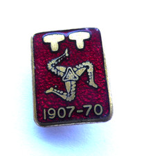1970 ISLE OF MAN TT BADGE -