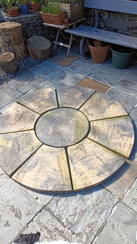 Stone concrete circle patio - concrete,