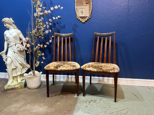 Set plan dining chairs - of,