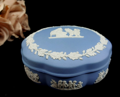 Wedgwood jasperware blue - wedgwood,