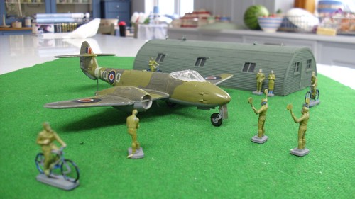 Gloster meteor model built - meteor,