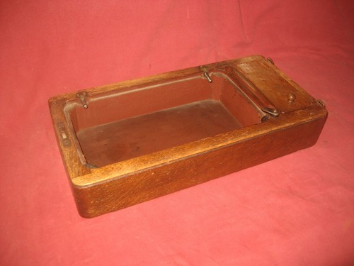 Singer sewing machine - , base