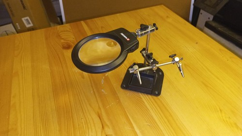 Third hand soldering tool