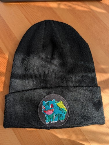 Pokemon slouchy black beanie - black,