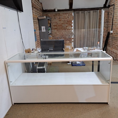 Long white retail - white, counter