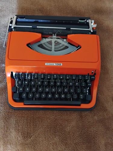Esselte typewriter vintage - typewriter,
