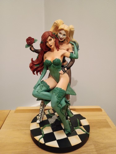 Collectibles designer - dc,