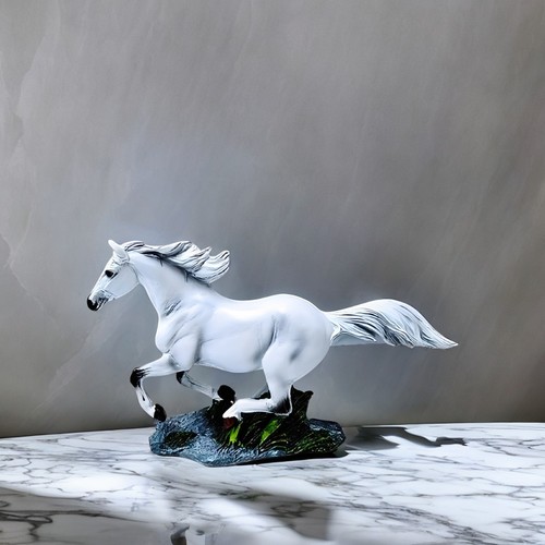 White realistic running - white,