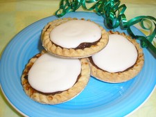  12 HOME MADE ICED MINCE PIES