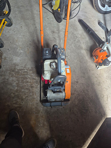 Belle petrol vibrating plate - vibrating,