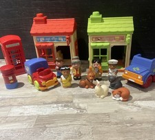 ELC Happyland Village Vets & Post Office bundle  with Working Sounds (No Doors)