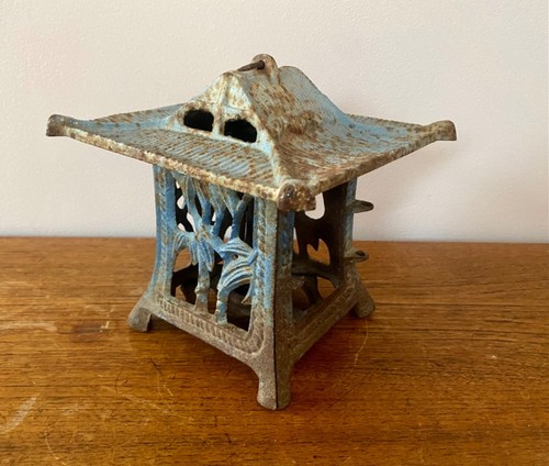 Cast iron pagoda hanging - iron,