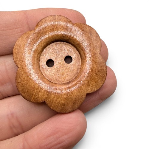 Large wooden flower buttons - large,