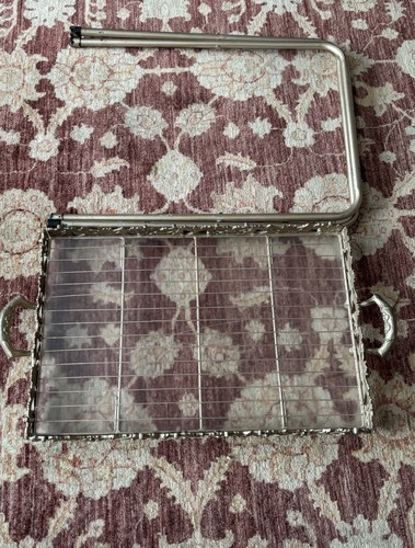 Caste iron golden colour - golden,