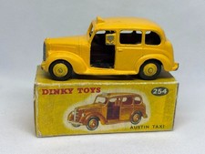 DINKY TOYS 254 Yellow Austin