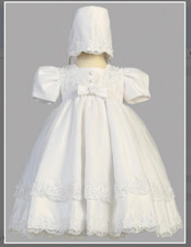 White christening gown/dress with bonnet Size 6 months