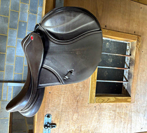 John whitaker jump saddle - saddle, 17.5