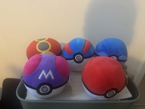 Pokemon poke ball plush