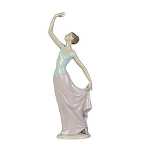 NAO Figurine, 1204, The Dance