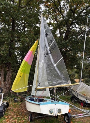 Gp14 sailing dinghy 14 feet - -,