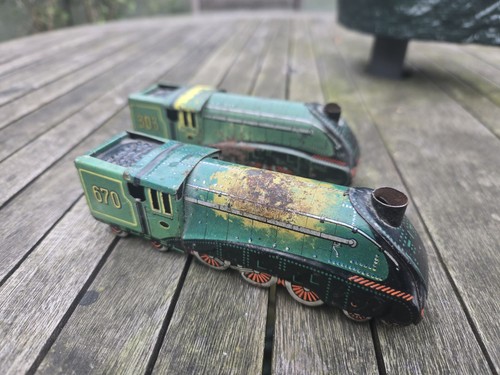 Tinplate clockwork train - clockwork,