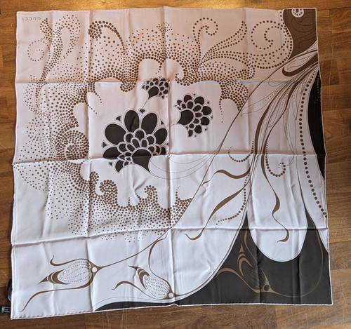 Gucci silk scarf 29x29 inches - 29x29,