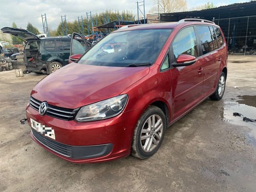 Touran 2013 tdi dsg - 1.6, red