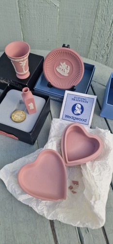 Rare vintage wedgwood pink - rare,