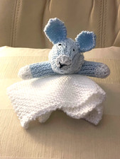 HAND KNITTED MOUSE BLANKET