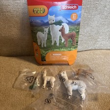Schleich ~ Wild Life Alpaca Set ~ 42544 3 Figure Mother and Babies Set