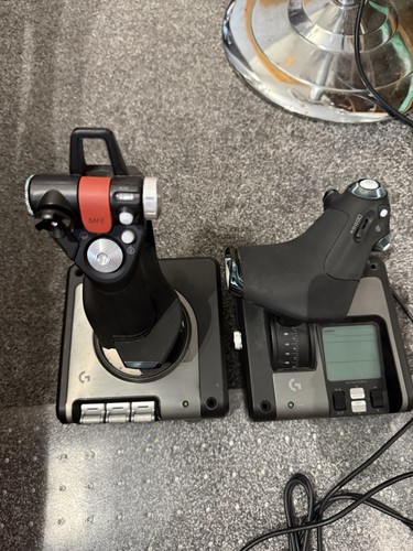 Logitech saitek x52 - g,