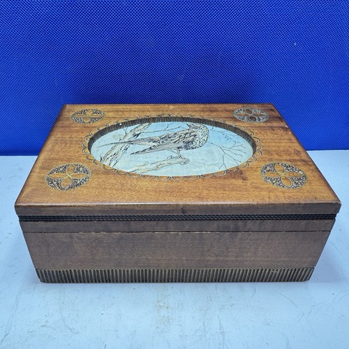 Wooden box j - j, cash