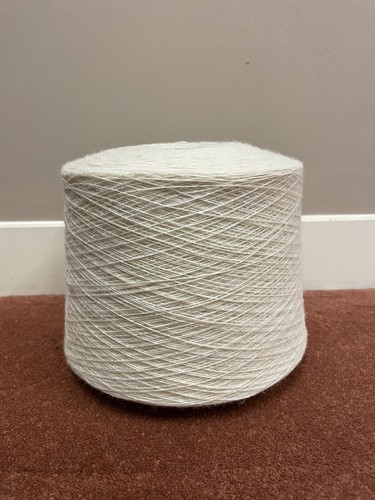 Pure wool yarn undyed - pure,