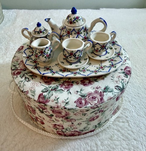 Vtg miniature porcelain pc - 10,