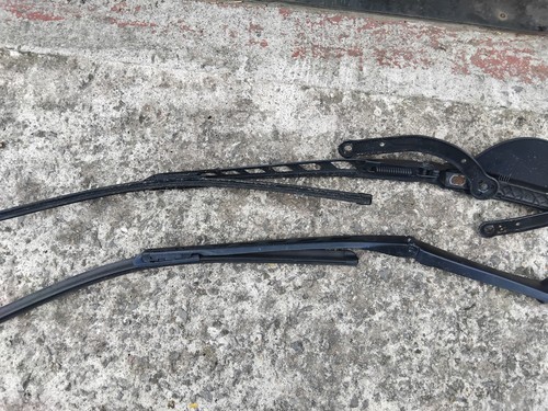 Bmw e60 pair wiper arms - pair,