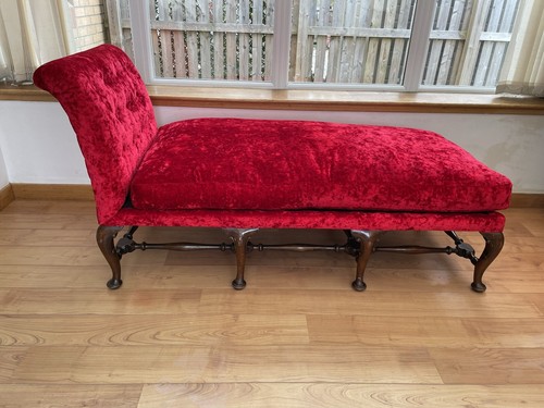Vintage antique queen - anne, day