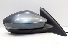 GENUINE 2018 SKODA OCTAVIA  5E0857934 RIGHT DOOR MIRROR POWERFOLD PUDDLE LIGHT 9