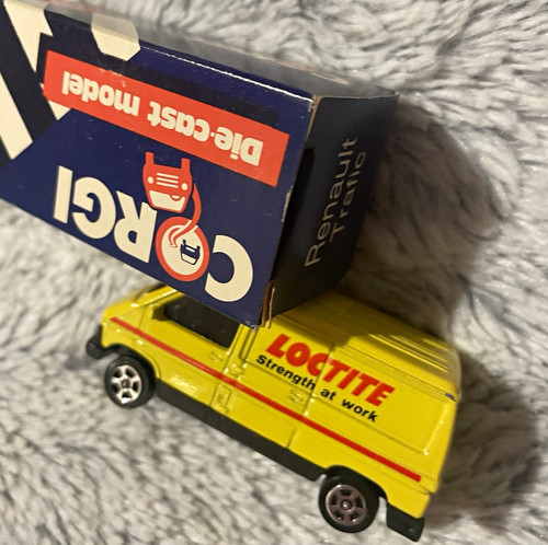 Corgi renault trafic van - corgi,