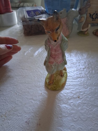 Beatrix potter figurine - beatrix,