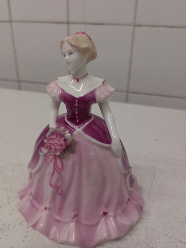 Coalport figurine debutante - coalport,
