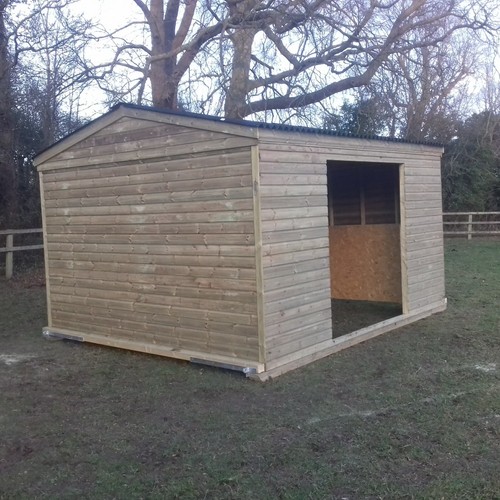 Mobile field shelter with - mobile,