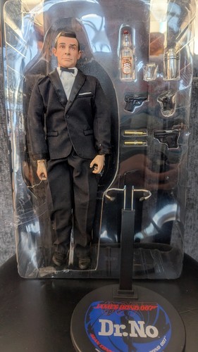 Sideshow james bond - james,